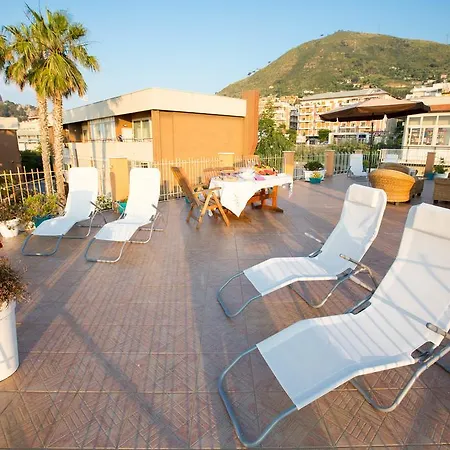 Olas Del Mar Cefalú