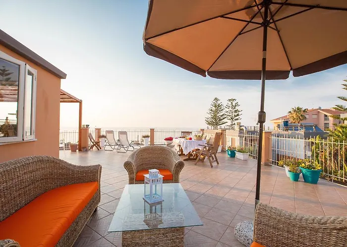 فندق مبيت وإفطار Olas Del Mar تْشيفالو